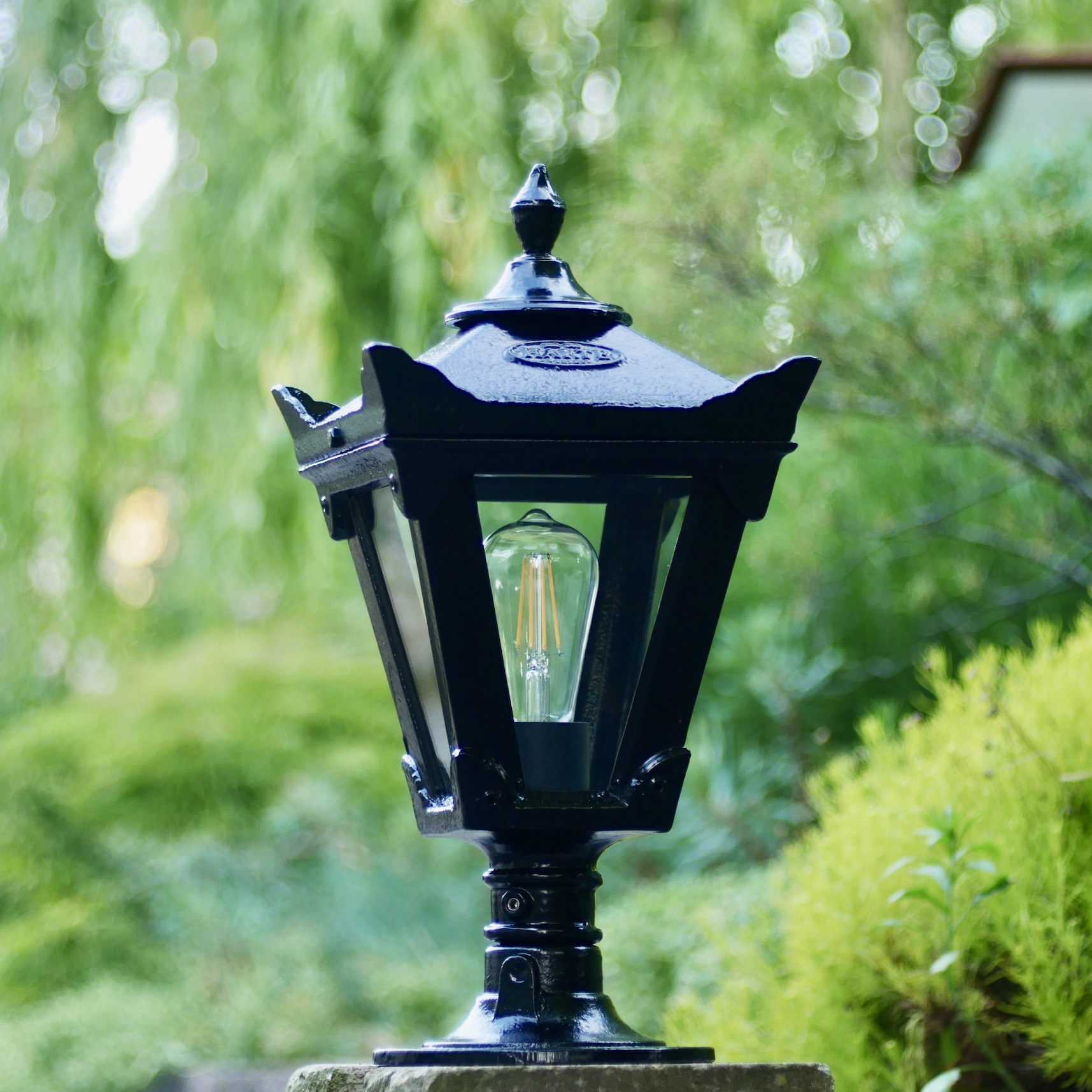 Traditional Pedestal Light, Fig. 4