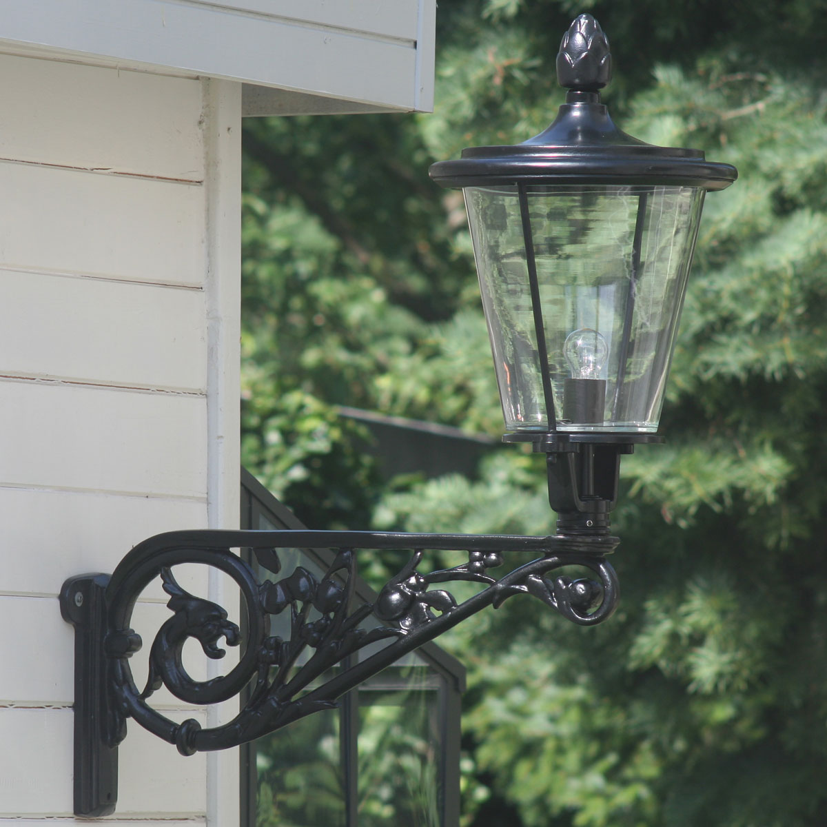 Large Outdoor Wall Lantern 43 with Classic Bracket